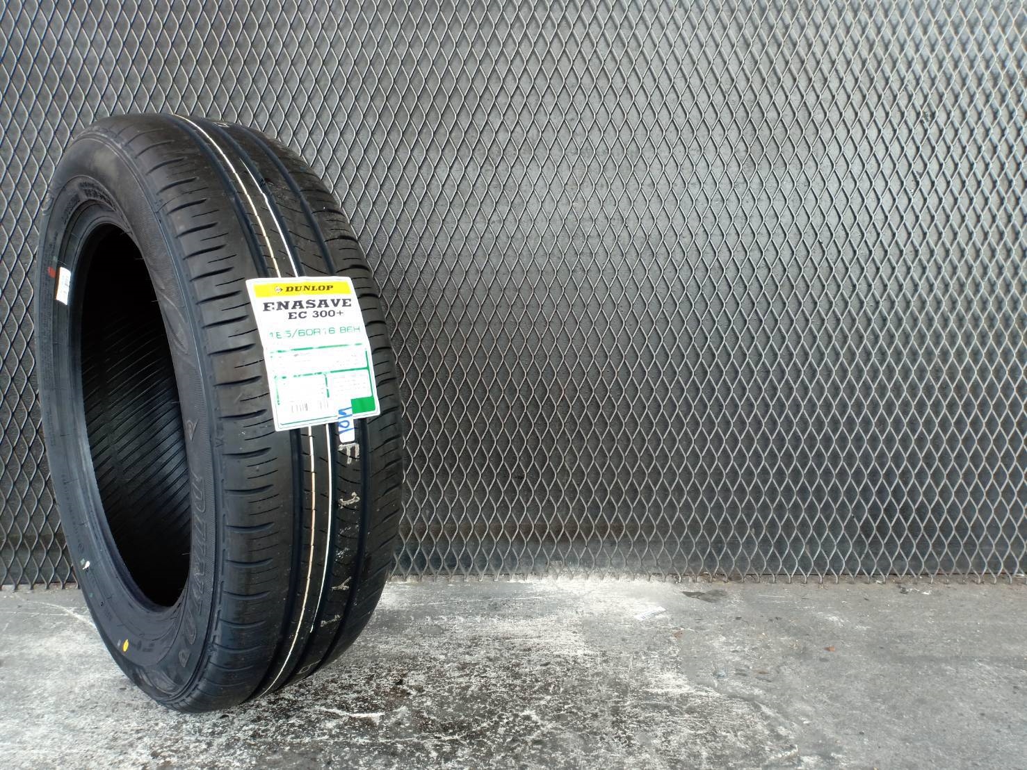 ยางใหม่ปี19 DUNLOP EC300+ 185/60-16 ราคาถูก