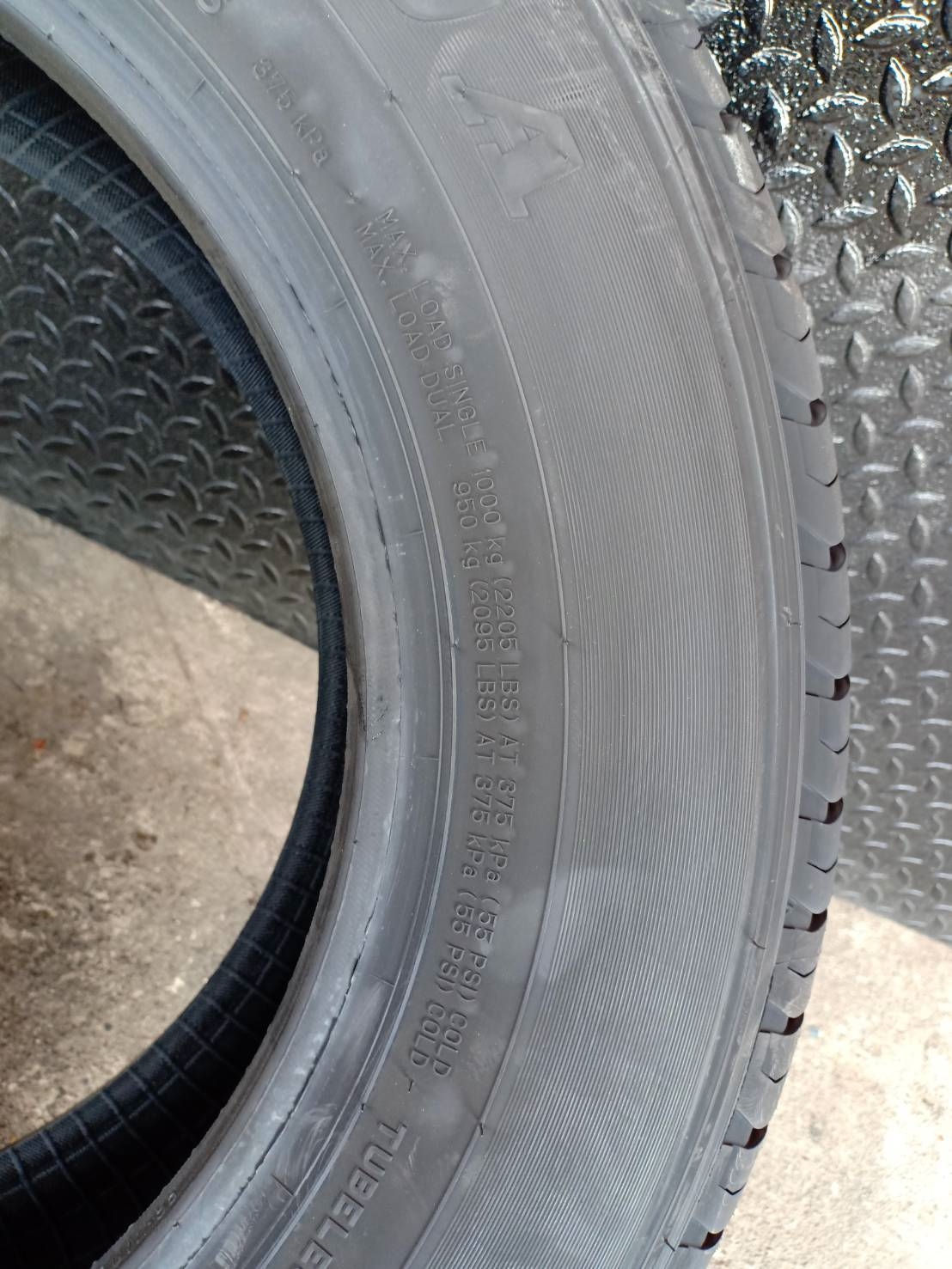 ยางใหม่ DUNLOP LT30A 215/70-16 ยางใส่รถกะบะ