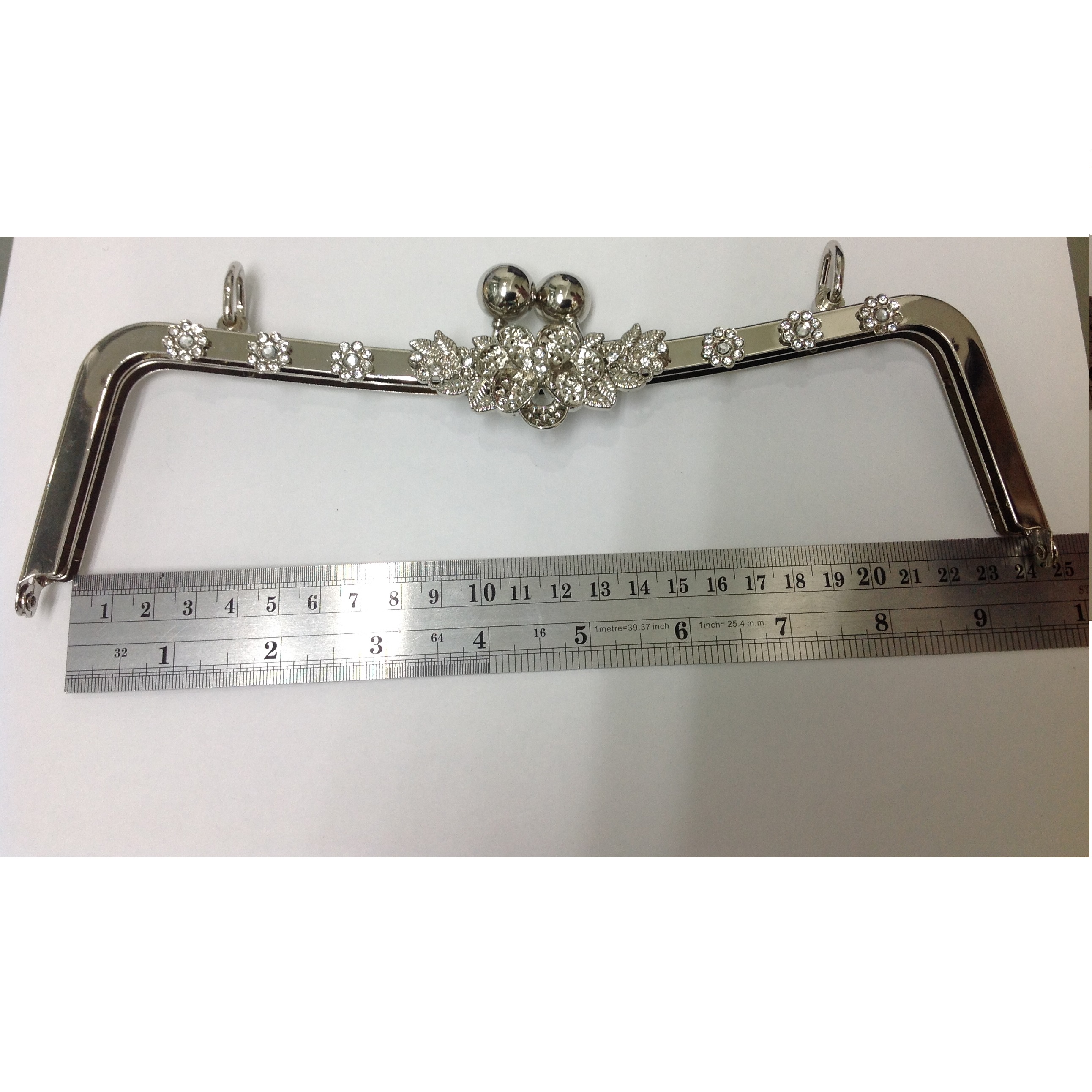 ปากกระเป๋าปิ๊กแป๊กดอกลีลาวดี เงิน