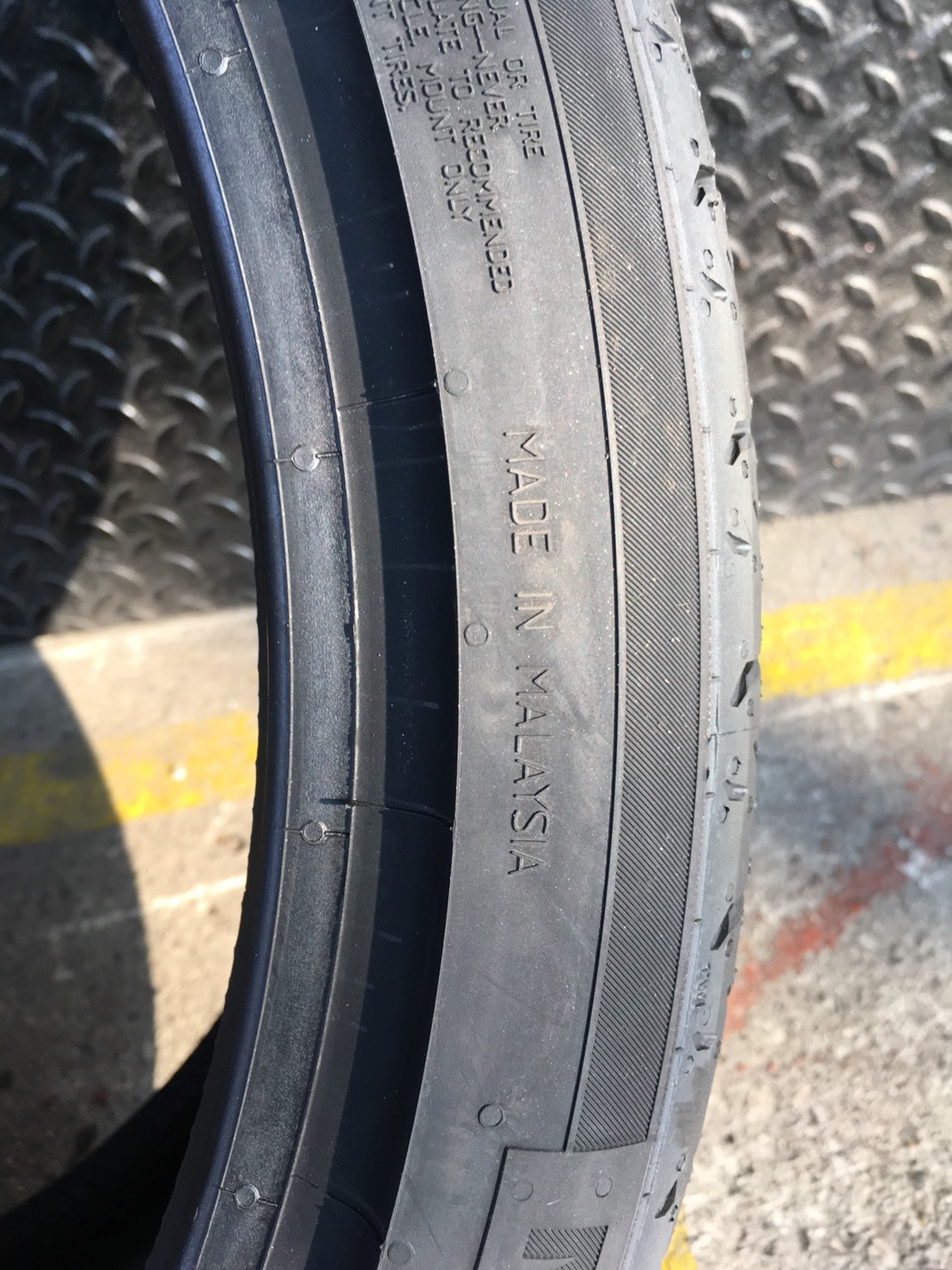 CONTINENTAL CONTACT MC6 235-35-19 เส้น 5800 ปี18 ปกติ 9800