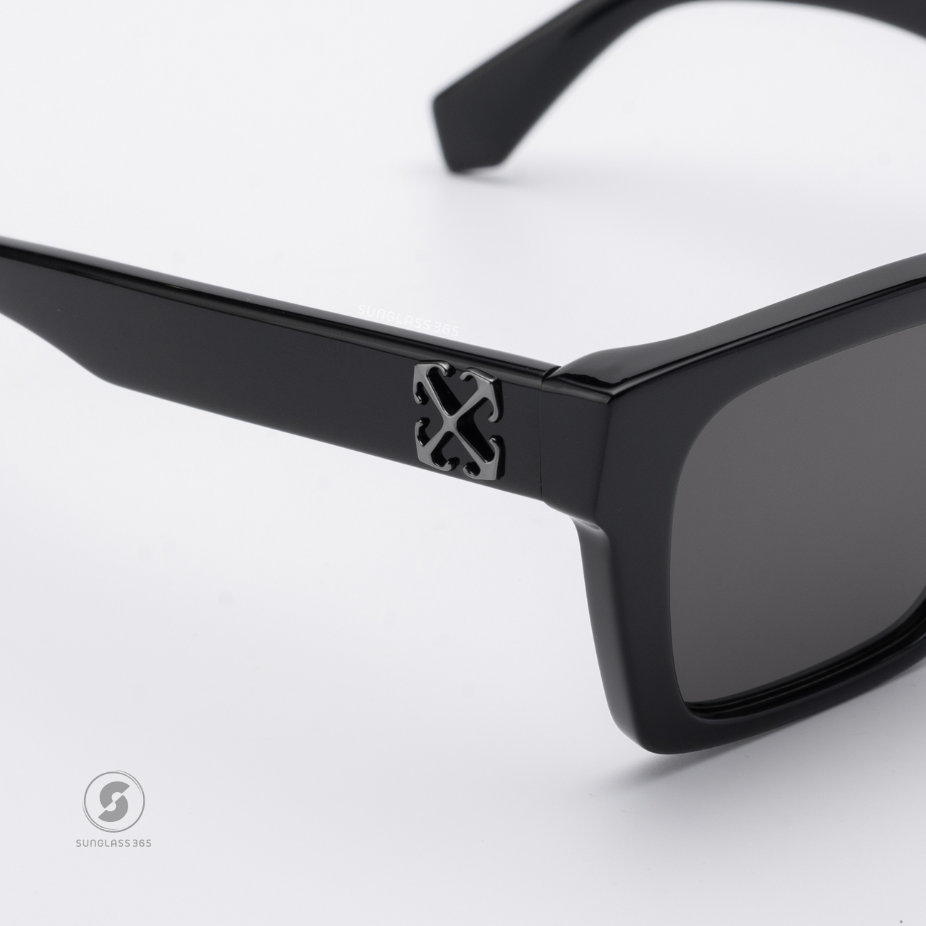 แว่นกันแดด Off-White OERI111 1007