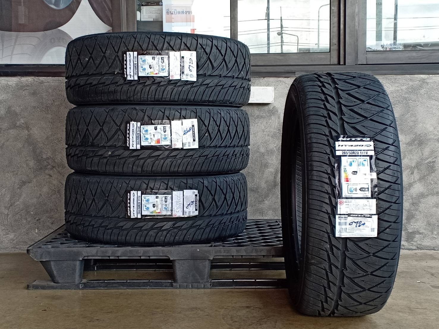 NITTO 265/50R20 NT420SD 111V MADE IN MALAYSIA