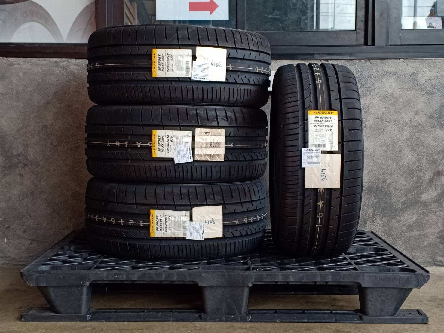 DUNLOP SP SPORT MAXX050PLUS 245/40ZR18