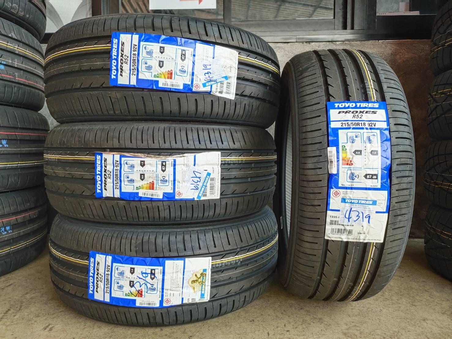 ยางมาใหม่ TOYO PROXES R52 215/50R18 ราคาพิเศษ