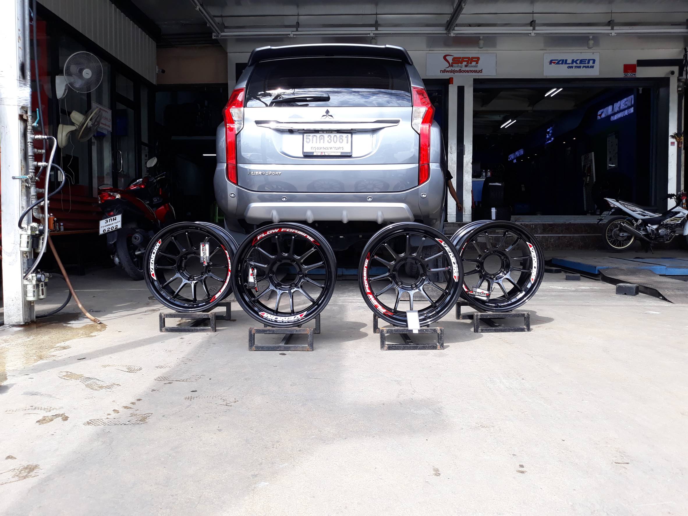 มาใหม่ LENSO : VENOM 5 ขอบ18 วง 7000 ปกติ 8500