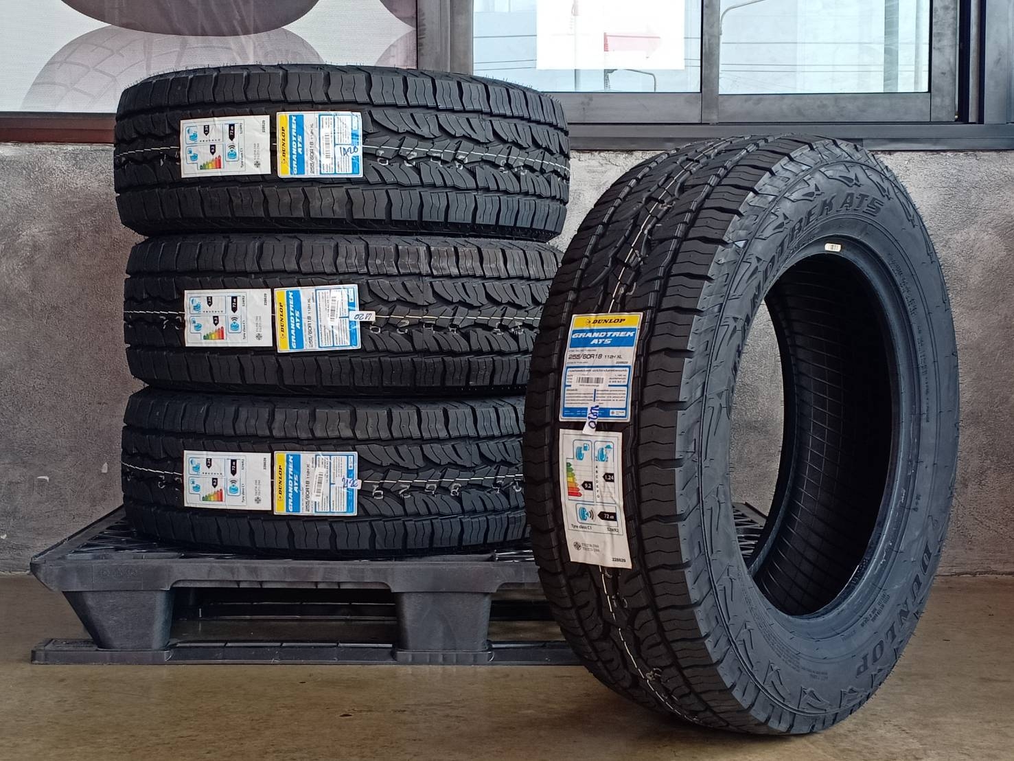 DUNLOP 255/60R18 GRANDTREK AT5 112H XL MADE IN THAILAND