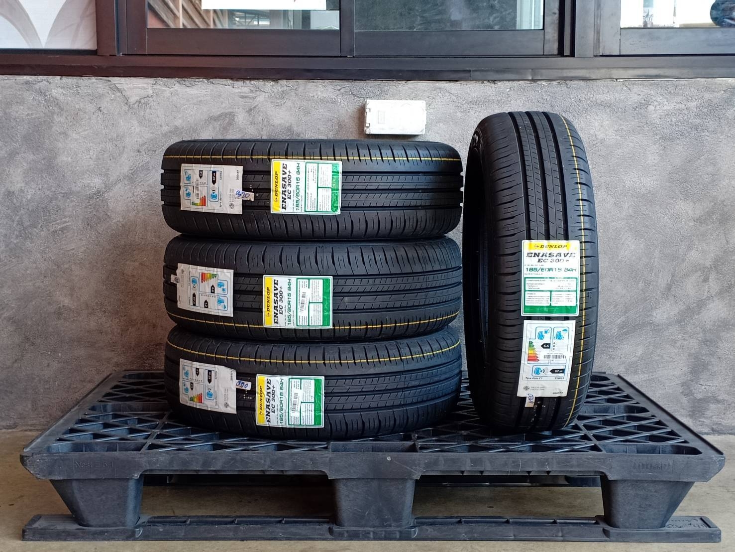DUNLOP 185/60R15 ENASAVE EC 300+ 84H MADE IN THAILAND