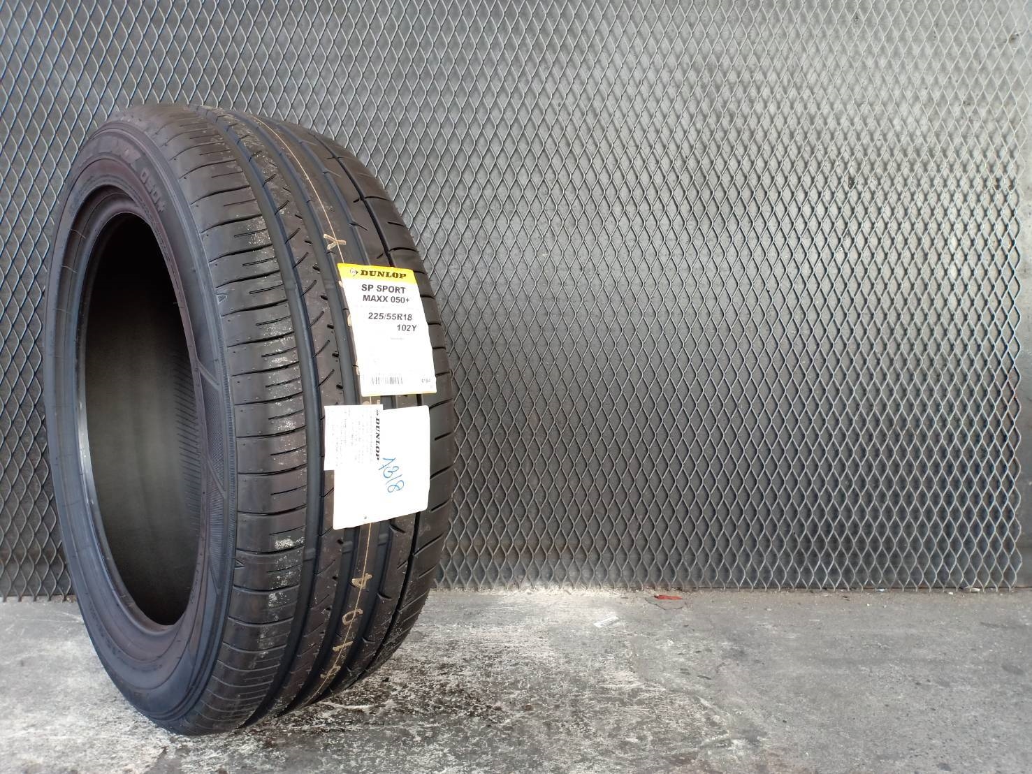 DUNLOP SPMAXX050 PLUS 225/55-18 เส้นละ 5500 ปกติ 8500