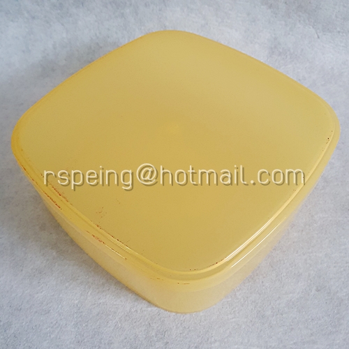 กล่องขนมไหว้พระจันทร์ (พลาสติก) สีเหลืองขุ่น มังกรทองภัตตาคาร
