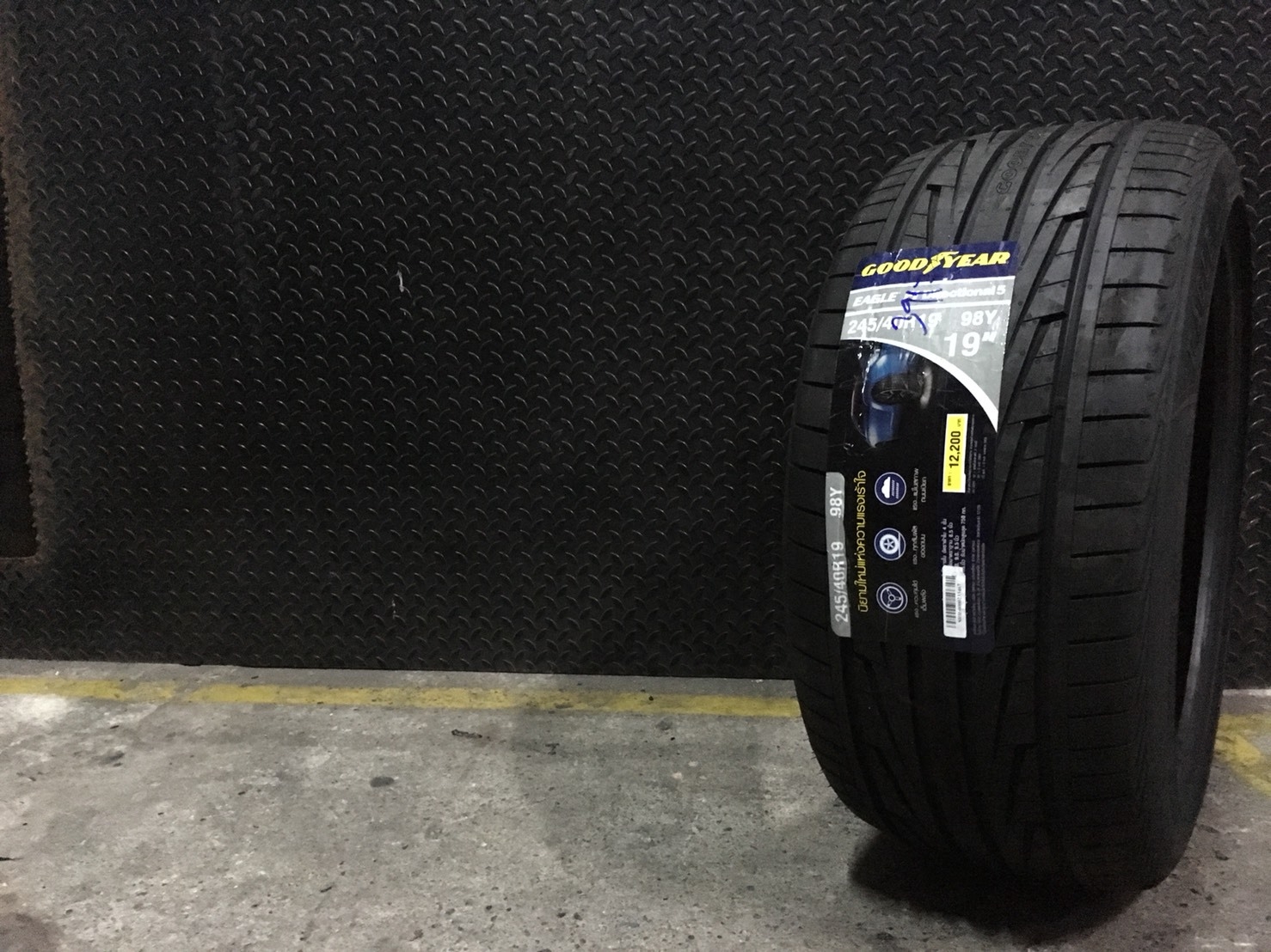 GOODYEAR F1D5 245/40-19 เส้น 5800 ปกติ 8500 ปี17 ราคาพิเศษ จำนวนจำกัด