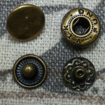 กระดุมแป๊ก VT-2 เหลืองดำ