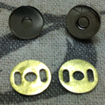 กระดุมแม่เหล็กขาเสียบ หน้าลาย 10มิล เงิน