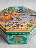 กล่องขนมคุ้กกี้แปดเหลี่ยม Disney Winnie The Pooh