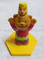 ตุ๊กตาหมีน้อย นานาชาติ นมตราหมี พร้อมฐานหกเหลี่ยม