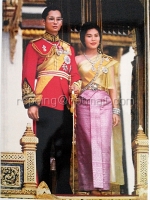 พระบรมฉายาลักษณ์ รัชกาลที่ 9 กับ ราชินี