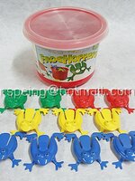 ของเล่นกบกระโดดไกล กบกระโดดลงถัง