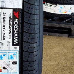 YOKOHAMA 215/55R17 94V E70BZ