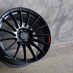 RS05RR 18X8.5 5H100 ต้องการส่วนลดราคาพิเศษ กรุณาสอบถาม