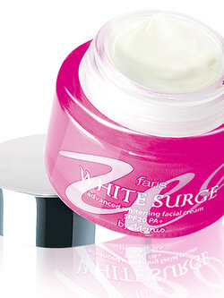 ครีมบำรุงผิวหน้า ฟาริส ไวท์ เซิร์จ ขนาด 40 กรัม Faris White Surge Advanced Whitening Facial Cream SPF20 PA+