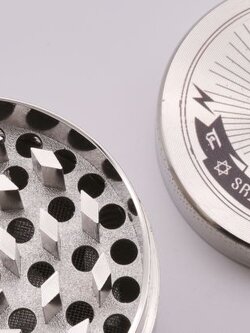 SSS-GRINDER-SILVER ที่บดสีเงิน