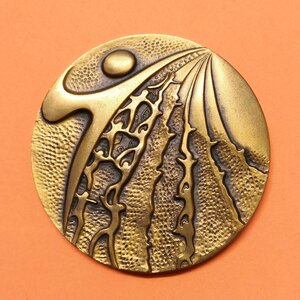 เหรียญ SOKA GAKKAI ครบรอบ 30 ปี คันไซ - เทศกาลเยาวชนคันไซเพื่อสันติภาพโลก คศ 1982 - KANSAI YOUTH FESTIVAL FOR WORLD PEACE เนื้อโลหะ ขนาด 6 เซน