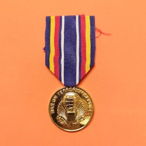 เหรียญแพรแถบ War on Terrorism Service Medal สงครามต่อต้านการก่อการร้ายระดับโลก ขนาดเหรียญ 3.2 เซน