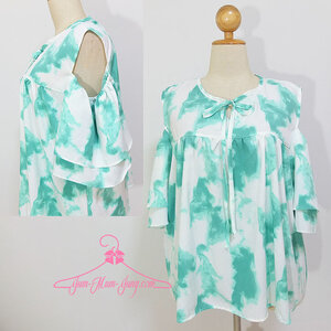 *อก50-54นิ้ว*เสื้อคนอ้วนเจาะไหล่แขนระบายผ้าไหมอิตาลีลายมัดย้อมสีเขียวผูกโบว์คอ ใส่พริ้วๆสวยน่ารักมากๆค่ะ