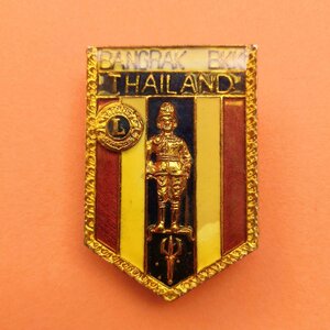 เข็มที่ระลึก รัชกาลที่ 6 สโมสรไลอ้อนส์กรุงเทพ จัดสร้าง เหรียญชุบทองลงยา สูง 4.5 เซน