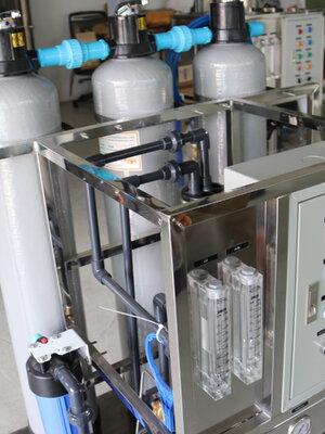 เครื่องกรองน้ำROอุตสาหกรรม3,000 ลิตรพร้อมชุดถังกรอง Softener8นิ้ว