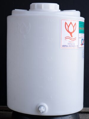 ถังบรรจุน้ำยาเคมีขนาด 100 ลิตร ยี่ห้อดอกบัว