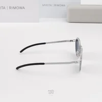 แว่นกันแดด MYKITA RIMOWA SUN MR001 AL2 WHITE SILVER SILVER DARKGREY SOLID แว่นกันแดด MYKITA RIMOWA SUN MR001 AL2 WHITE SILVER SILVER DARKGREY SOLID
