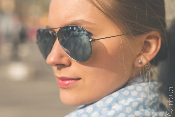 แว่นกันแดด Ray-Ban Aviator large metal RB3025 029/30 Gunmetal / Silver mirror image 8 แว่นกันแดด Ray-Ban Aviator large metal RB3025 029/30 Gunmetal / Silver mirror image 8