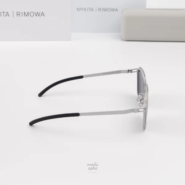 แว่นกันแดด MYKITA RIMOWA SUN MR002 AL2 WHITE SILVER SILVER DARKGREY SOLID image 5 แว่นกันแดด MYKITA RIMOWA SUN MR002 AL2 WHITE SILVER SILVER DARKGREY SOLID image 5