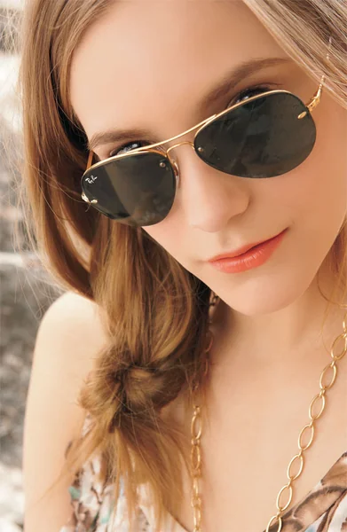แว่นกันแดด Ray-Ban Aviator large metal RB3558 001/71 Gold / G-15 image 7 แว่นกันแดด Ray-Ban Aviator large metal RB3558 001/71 Gold / G-15 image 7