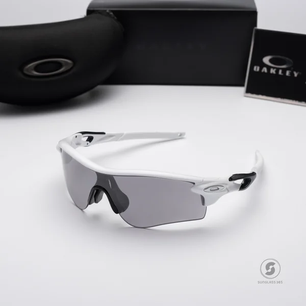 Oakley OO9206-69 RADARLOCK PATH Polished White Clear Photoch