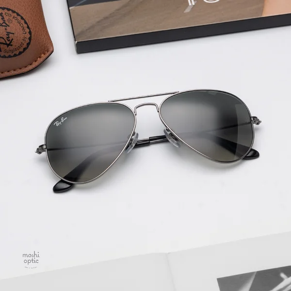 แว่นกันแดด Ray-Ban Aviator large metal RB3025 004/71 Gunmetal / Grey Gradient