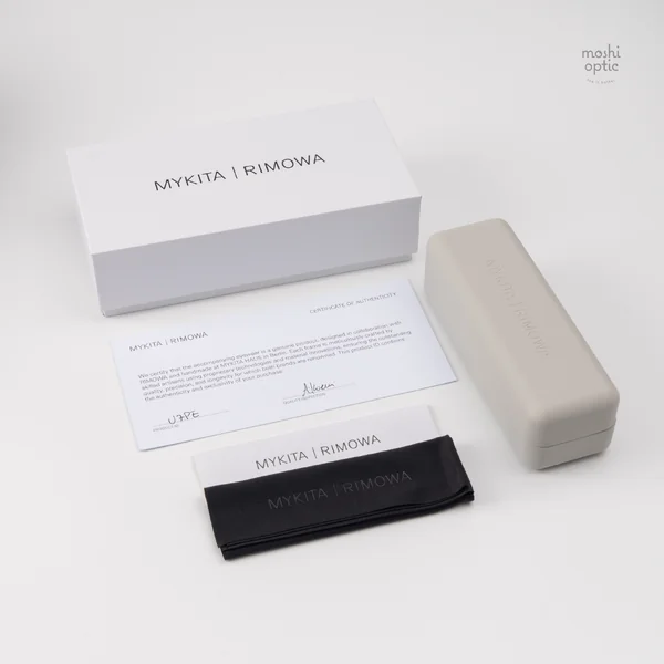 แว่นกันแดด MYKITA RIMOWA SUN MR001 AL1 WHITE SILVER BLACK COOLGREY SOLID image 9 แว่นกันแดด MYKITA RIMOWA SUN MR001 AL1 WHITE SILVER BLACK COOLGREY SOLID image 9
