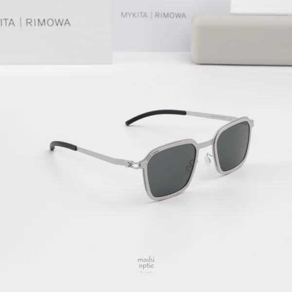 แว่นกันแดด MYKITA RIMOWA SUN MR002 AL2 WHITE SILVER SILVER DARKGREY SOLID image 4 แว่นกันแดด MYKITA RIMOWA SUN MR002 AL2 WHITE SILVER SILVER DARKGREY SOLID image 4