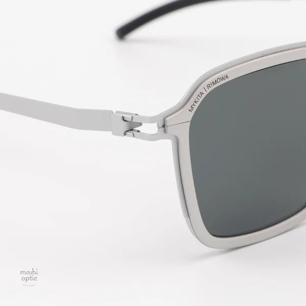แว่นกันแดด MYKITA RIMOWA SUN MR002 AL2 WHITE SILVER SILVER DARKGREY SOLID image 8 แว่นกันแดด MYKITA RIMOWA SUN MR002 AL2 WHITE SILVER SILVER DARKGREY SOLID image 8