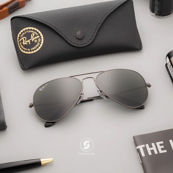 แว่นกันแดด Ray-Ban Aviator large metal RB3025 004/58 Gunmetal / Crystal Green polarized แว่นกันแดด Ray-Ban Aviator large metal RB3025 004/58 Gunmetal / Crystal Green polarized