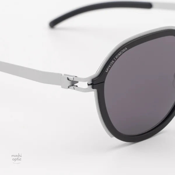 แว่นกันแดด MYKITA RIMOWA SUN MR001 AL1 WHITE SILVER BLACK COOLGREY SOLID image 7 แว่นกันแดด MYKITA RIMOWA SUN MR001 AL1 WHITE SILVER BLACK COOLGREY SOLID image 7
