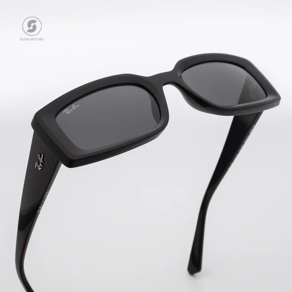 แว่นกันแดด Ray-Ban Kiliane RB4395F 667787 Black / Dark Grey image 5 แว่นกันแดด Ray-Ban Kiliane RB4395F 667787 Black / Dark Grey image 5