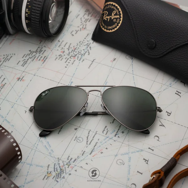 แว่นกันแดด Ray-Ban Aviator large metal RB3025 W0879 Gunmetal / G-15 Green แว่นกันแดด Ray-Ban Aviator large metal RB3025 W0879 Gunmetal / G-15 Green