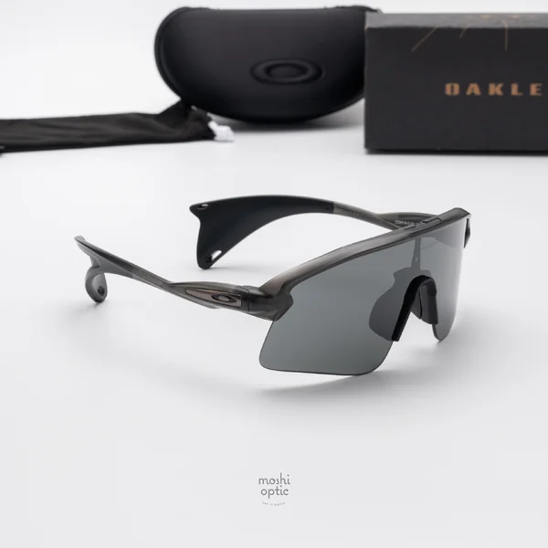 OAKLEY STUNT DEVIL S OO9518-01 Grey Smoke Prizm Black