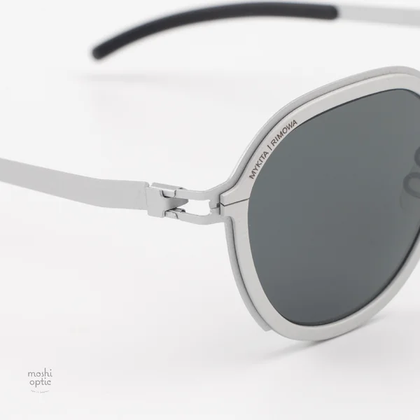 แว่นกันแดด MYKITA RIMOWA SUN MR001 AL2 WHITE SILVER SILVER DARKGREY SOLID image 7 แว่นกันแดด MYKITA RIMOWA SUN MR001 AL2 WHITE SILVER SILVER DARKGREY SOLID image 7