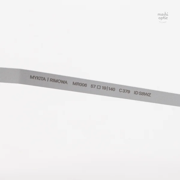 แว่นกันแดด MYKITA RIMOWA SUN MR006 AL1 WHITE SILVER BLACK COOLGREY SOLID image 8 แว่นกันแดด MYKITA RIMOWA SUN MR006 AL1 WHITE SILVER BLACK COOLGREY SOLID image 8
