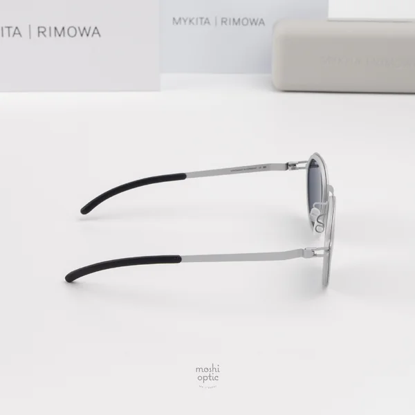 แว่นกันแดด MYKITA RIMOWA SUN MR001 AL2 WHITE SILVER SILVER DARKGREY SOLID image 5 แว่นกันแดด MYKITA RIMOWA SUN MR001 AL2 WHITE SILVER SILVER DARKGREY SOLID image 5
