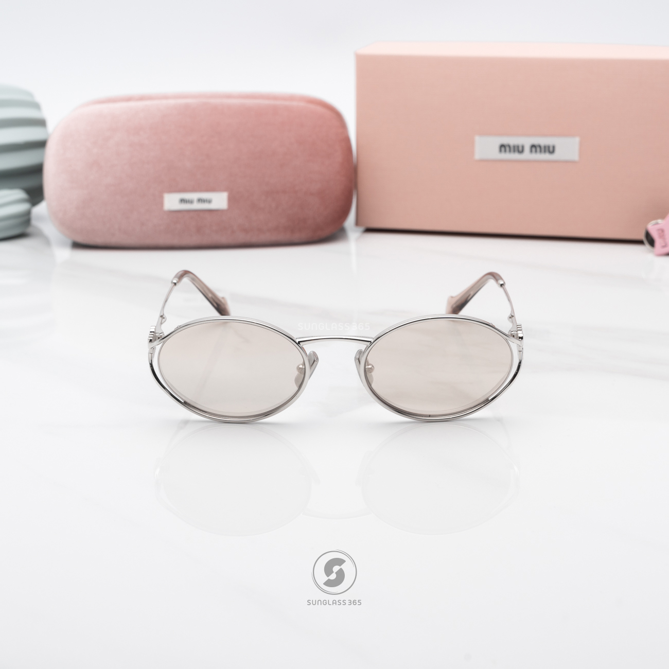 แว่นกันแดด Miu Miu Logo MU52YS 1BC10F